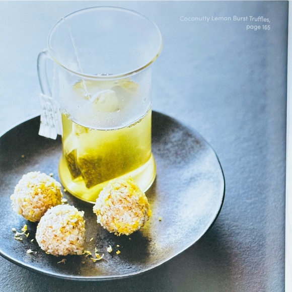 NEW The Suja Juice Solution Hardcover Recipe Book - Picture 7 of 8